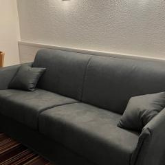 Appartement confortable 2 pièces avec balcon, départ skis aux pieds, Wifi inclus - FR-1-314-213