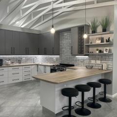 Modern Retreat in Jeffreys Bay