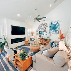 LaLa`s Beachside Getaway! 5 BR, Hammocks, Beach!