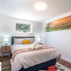 The Compact Cube - One-Bedroom Apartment on Summer