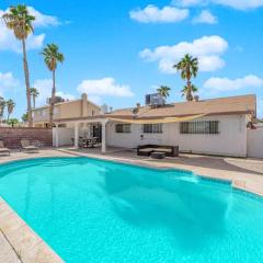 Luxury 4BR Vegas Retreat with Pool 10 Mins to Strip