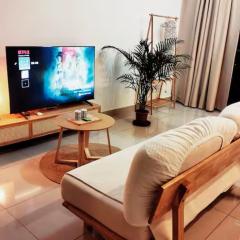 026 Palazio Apartment Muji House Mount Austin Wifi Netflix