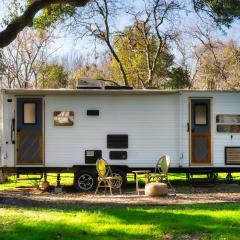Cozy RV on an Eco Farm Great Location