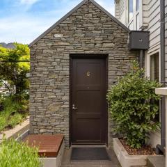 Craigroy 2 Lakeshore apartment with conservatory