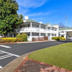 Quality Inn Fayetteville Near Historic Downtown Square