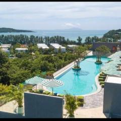 Condo with Roof top sea view