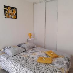 Charmant studio balcon idéalement placé