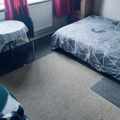 Private room in Hornchurch London Homestay
