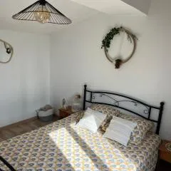Chambre et salle de bain indépendantes