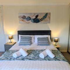 Theatre Severn Town House, Parking & Quarry Views