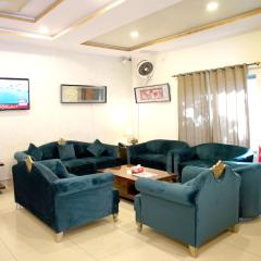 Royalz Hotel