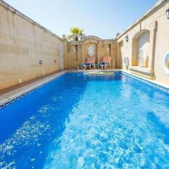 4 Bedroom Holiday Farmhouse with Private Pool
