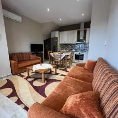 Pela Home