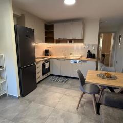 Leonidio Apartment Zenith-Nadir