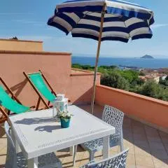 Bilocale con terrazzo vista mare