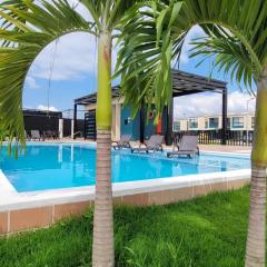 Pool house close to the airport