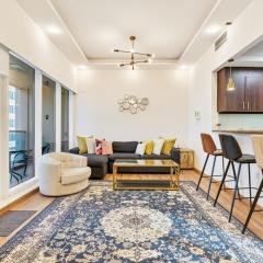 Lux 1 BR Getaway with Stunning Views, Pool and Gym