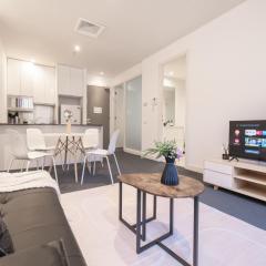 Prime Located 2br1ba Apt In Mel With Study
