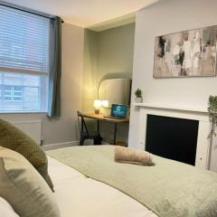 Brand New city Centre Flat, WiFi, Free Private off-site parking