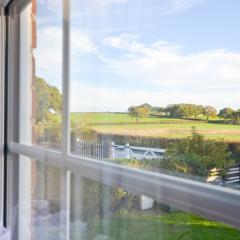Dassia-Rural Bungalow, Dog Friendly with Hot Tub Near Gurnard