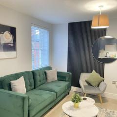 Brand New City Centre Apartment - Free offsite Parking Available