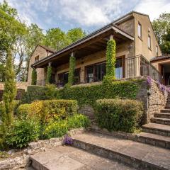 Bath Views! 4 bedroom detached private parking 3 cars