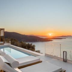 Urania Luxury Villa Rhea