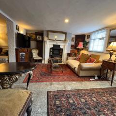 Charming Historic Apartment Adjoining Beautiful Central Taunton Park