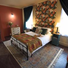 Samuels' a duplex apartment by Spires Accommodation in Lichfield City Centre