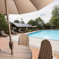 Cozy 1BR Tiny Home with Pool Access and Free Tix