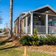 Cozy 1BR Tiny Home with Pool Access and Free Tix