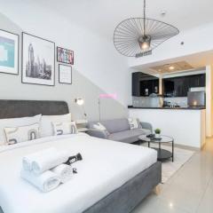 SUNRISE HOMES - A Modern Studio near JBR Beach