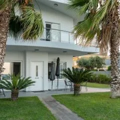 Cozy beach home in Faros 2