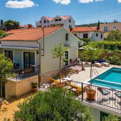 Family friendly house with a swimming pool Supetar, Brac - 23813