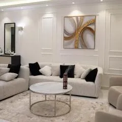 GameRoom Pyramids 45m Airport 20m