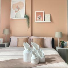 Beautiful studio room, near mall