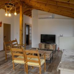 Aphrodite Apartment Near The Beach and The Airport