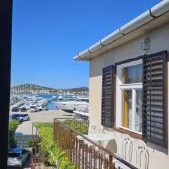 Apartment Mario Murter