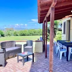 Appartamento in villa con giardino, vicino al mare