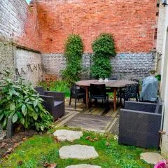 Maison avec jardin, calme et ensoleillée à 2 minutes du centre-ville