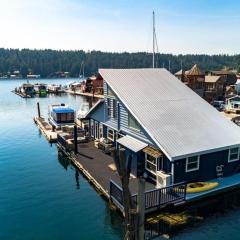 Charming Waterfront Float Home with Panoramic Lake Views