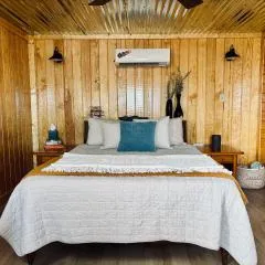 BRB - Cozy Bungalow at the Top of the Canyon