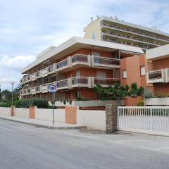 Joli studio +cabine pour 4 personnes.face mer - proche du centre ville - FR-1-803-74