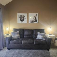 2BR Cozy Condo - Centrally Located - Stairs Required - FREE TICKETS INCLUDED - FC27-6