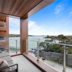 1BR with Balcony Close to Ferry by Zodiak Stays