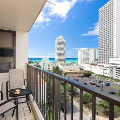 Waikiki Banyan Ocean View Close to Beach with Parking