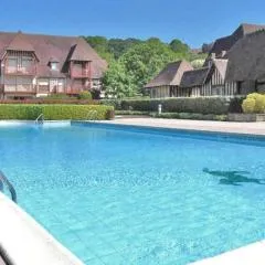 Bel appartement spacieux avec jardin et piscine