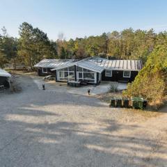 Lovely Summer House With Sea View And Pool