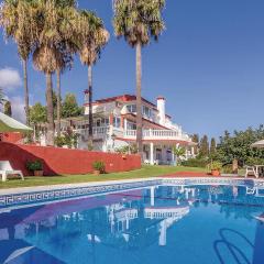 3 Bedroom Lovely Apartment In Malaga