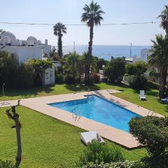 NEPTUNITO: Primera línea con Piscina